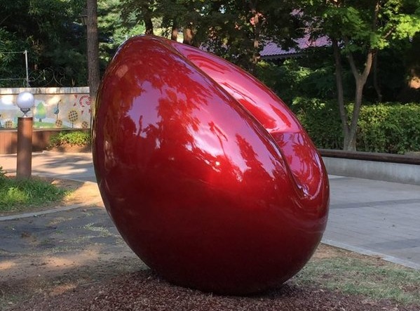 형상, 165x150 x165cm, 합성수지, 우레탄 채색, 2019