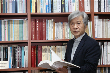 우종윤 한국선사문화연구원장