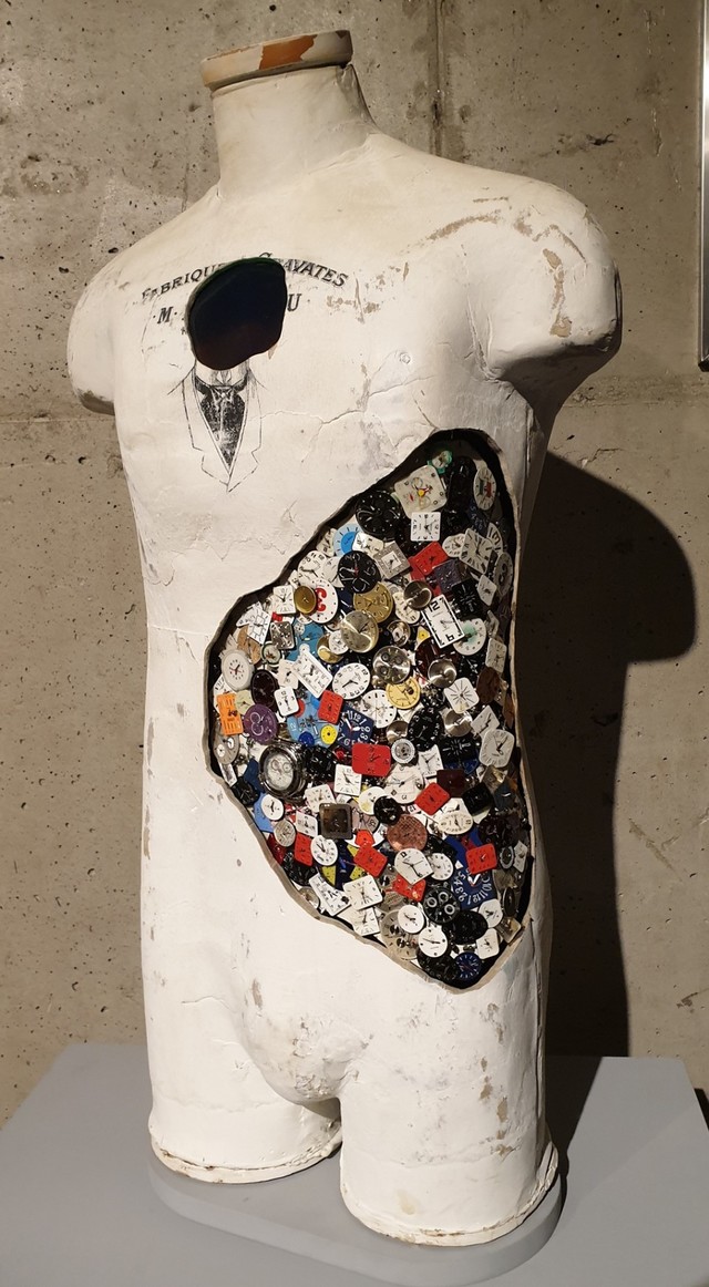 2019년 청주 라폼므현대미술관 재생 전시회에 전시됐던 진익송 작가의 ‘미래 해부학’.