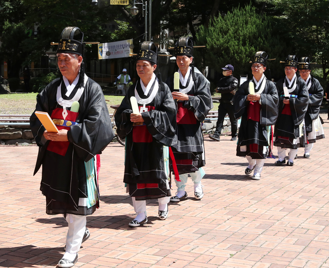 주민들의 노력으로 복원된 사직제