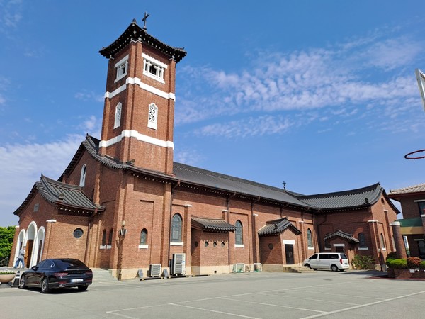 주교좌성당 전경.