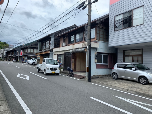 카미야마초의 거리. 고령화로 조용하던 시골마을이 점차 인구가 늘고 있고, 마을 전체가 예술의 거리로 바뀌었다.
