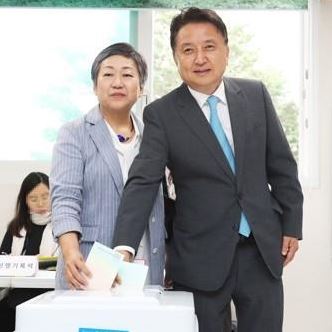 김영환 충북지사와 배우자 전은주씨