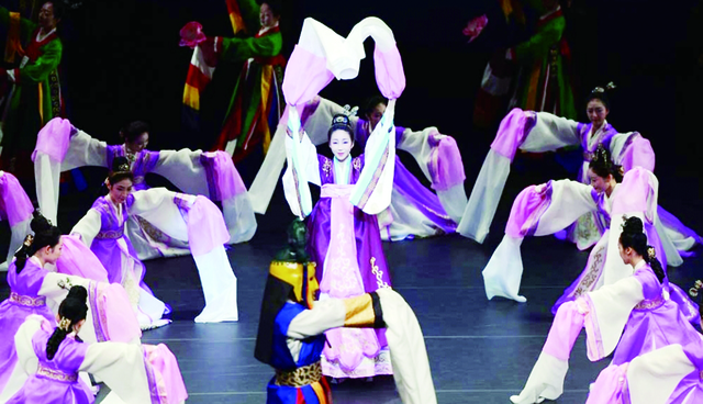 청주대 예술관에서 열린 송범추모공연 ‘도미부인’.