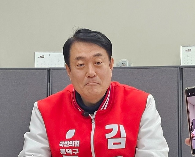 13일 김동원 국민의힘 예비후보가 최근 논란이된 허위경력에 대해 입장을 내놓고 있다.
