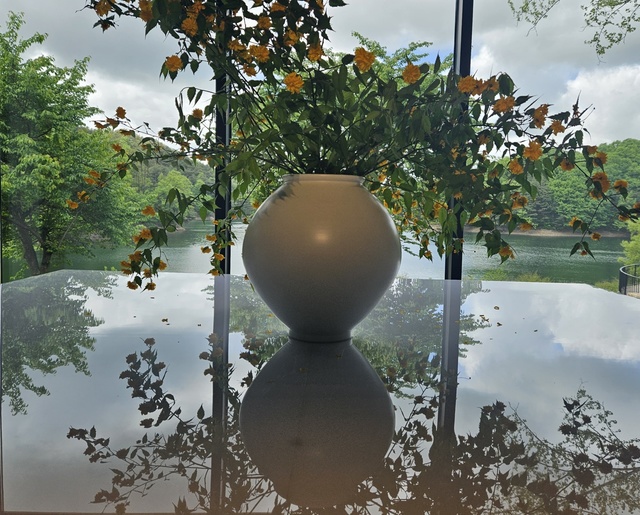 김환기 작품 '달항아리'