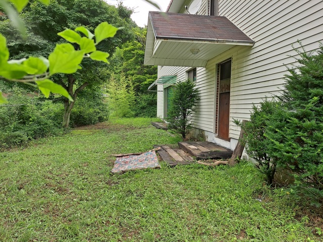 괴산군 청안면 백봉리에 있는 고 황창배 화백 작업실 전경. 