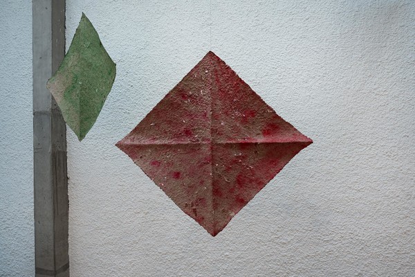 허지혜, Square (RR), 90x90cm, Paper, herb, starch, steelwiremesh, stainlesssteelfishingwire, and copper, 2024