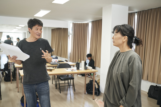 한여름밤의 템페스트 연습 장면