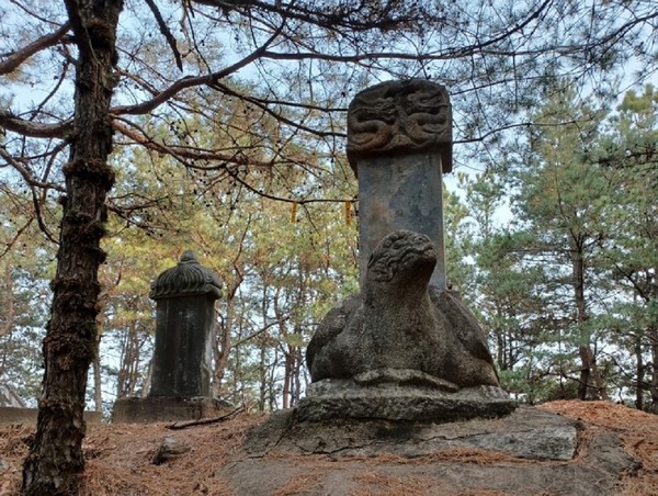 숙종태실 현장의 태실비가 원형 그대로 보존돼 있다.