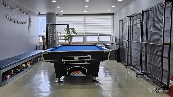 휴게공간에 마련된 당구대. 많은 청소년이 애용하는 공간이기도 하다.