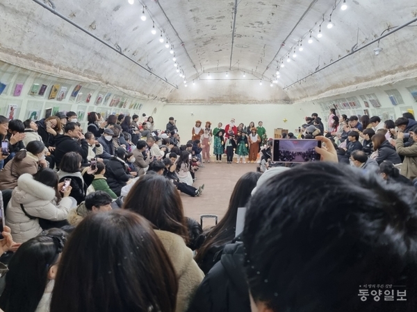 지난해 연말 휴식광장의 방에서 열린 어린이 공.이