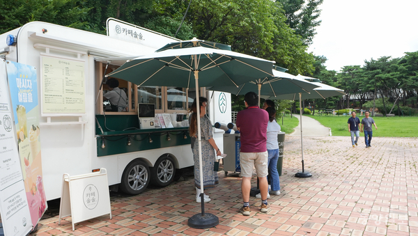 솔밭공원 내 위치한 '솔솔카페'