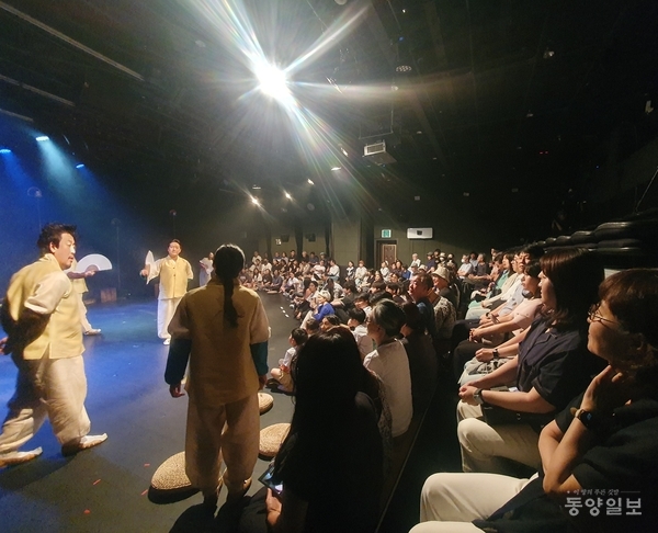 ▲극단 청년극장 '두껍아 두껍아' 공연사진.