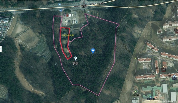 ▲분홍색 구역이 구룡유아숲체험원이 있는 국유림이고 빨간색 구역이 청주 시유지.