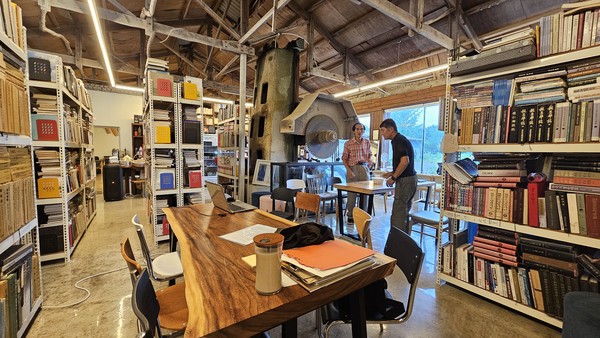 ▲보은군 보은읍 동학로 21-6에 있는 이규상 향토사학자의 개인 도서관에는 수만권의 향토사 자료와 서적들이 비치돼 있다.