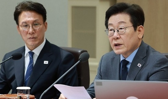 이재명 대통령이 9일 서울 용산 대통령실에서 열린 국무회의에서 발언하고 있다.