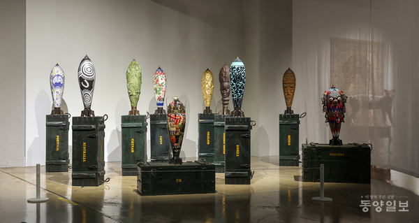 ▲전쟁 중인 나라에서 온 작품- 카티야 트라불시 '포탄 시리즈'