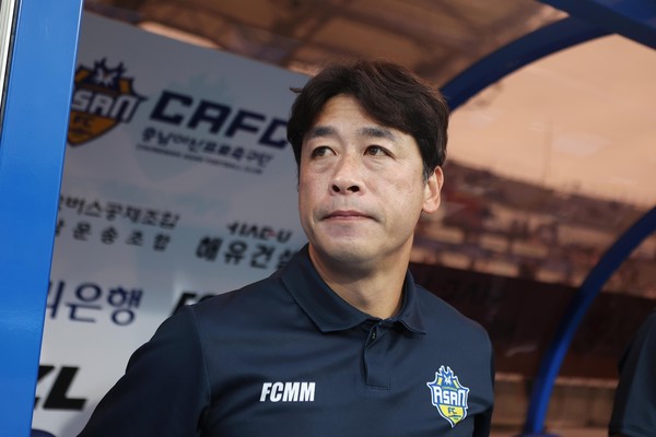 배성재 감독 / 충남아산fc 제공
