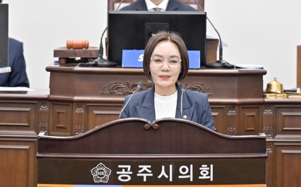 임규연 공주시의원이 공주시의회 임시회에서 ‘공주시 임신·출산 지원에 관한 조례 일부개정조례안’을 대표 발의하고 있다.