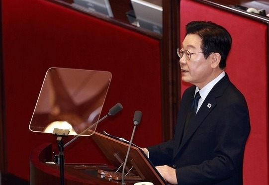 이재명 대통령이 4일 국회 본회의장에서 2026년도 정부 예산안 시정연설을 하고 있다.